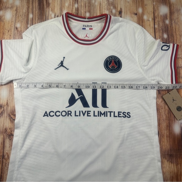 NWT Air Jordan Paris Saint-Germain Player Edition 2021 Season Sports Medium - Picture 6 of 14